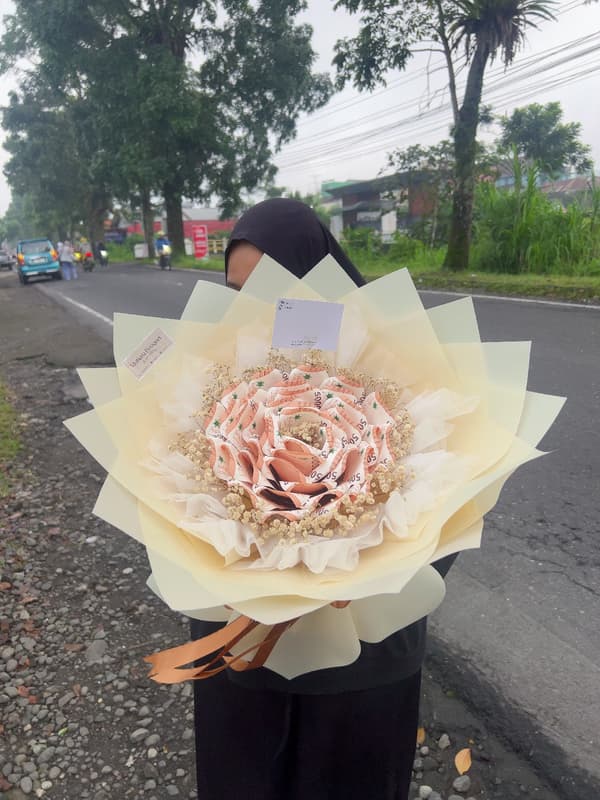 money flower X dried baby breath
